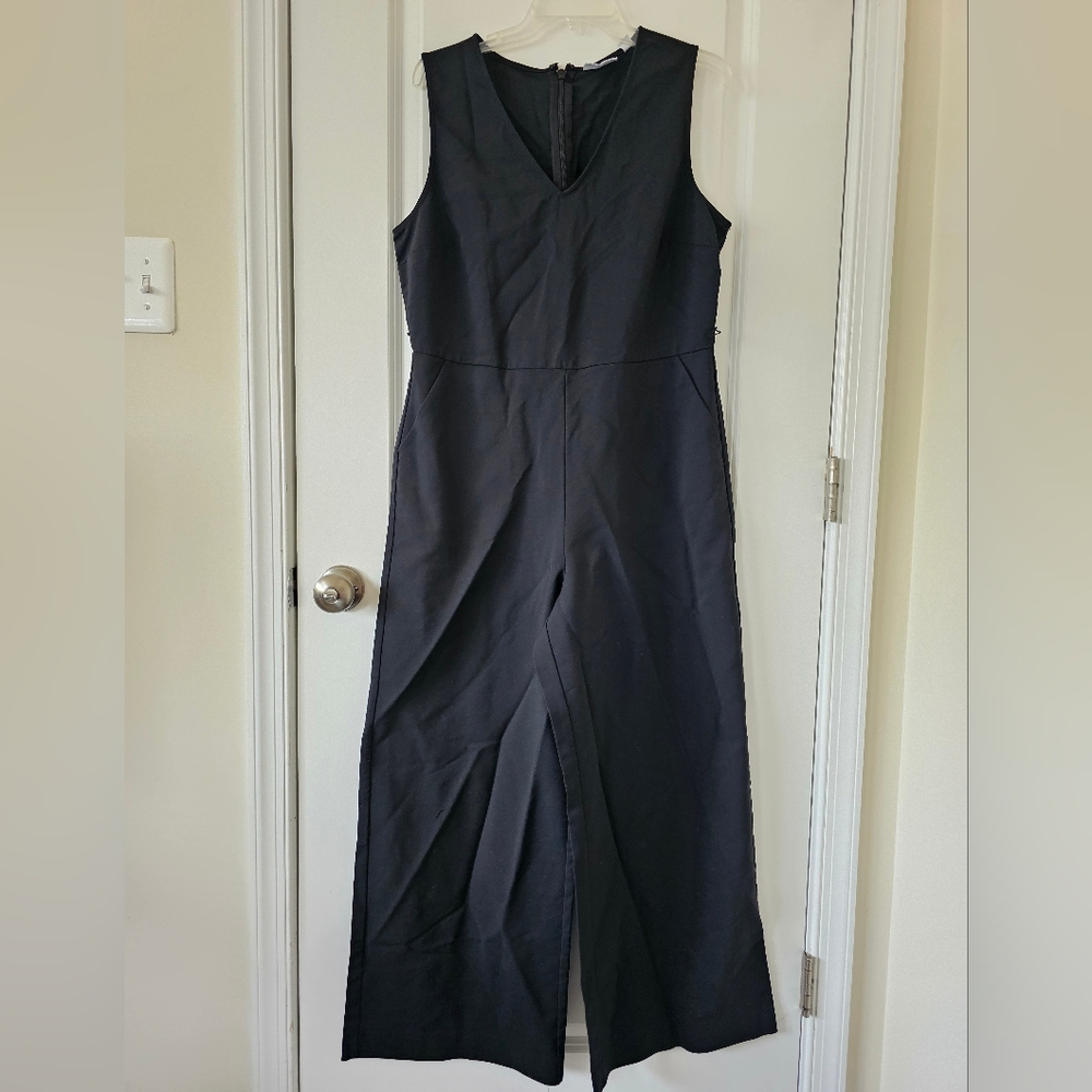 Stylish Black Sleeveless Jumpsuit